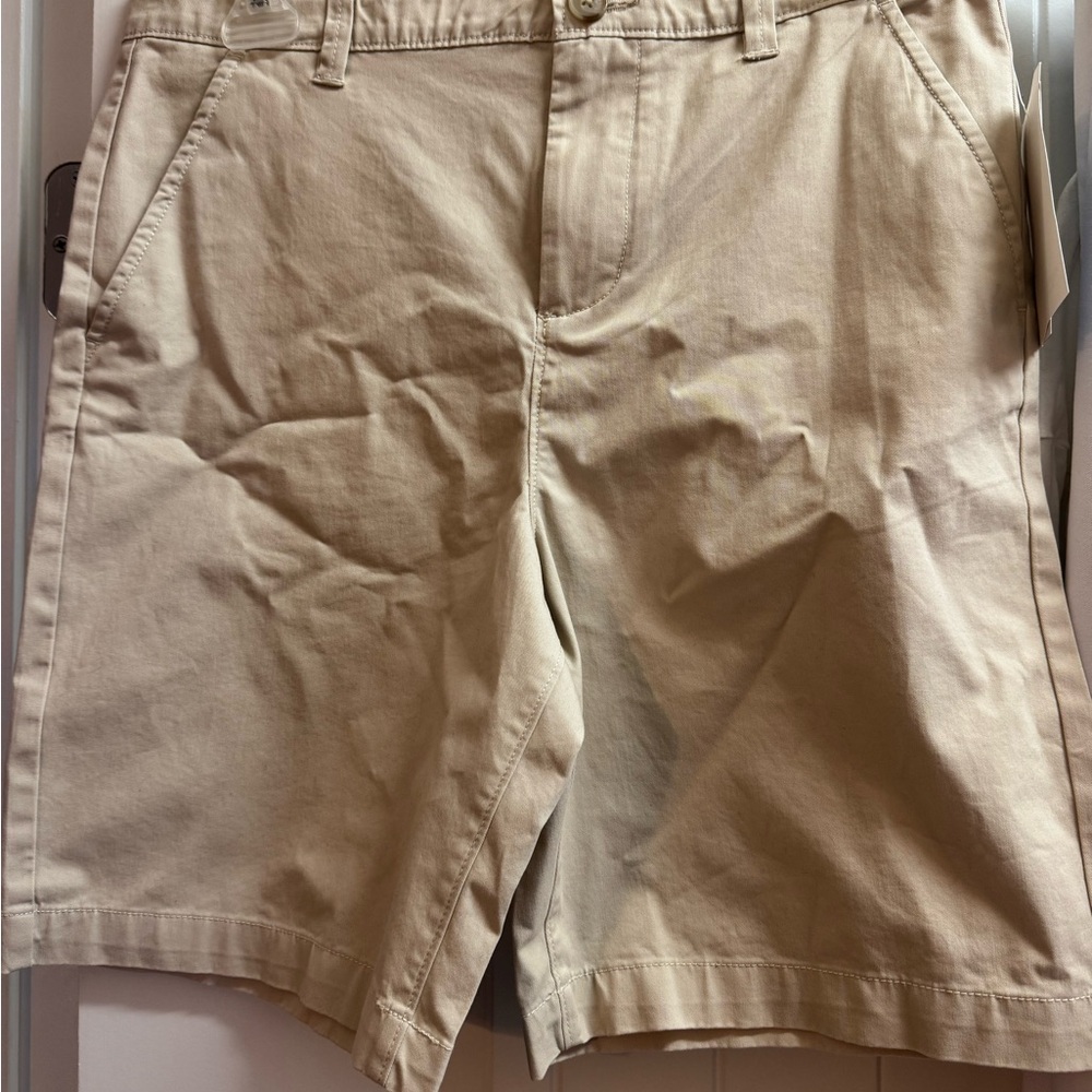 Crown & Ivy Kids Tan Casual Shorts for Boys. Size 18A.